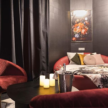 Legend Majestic Superbe Love Room - Jacuzzi - Champagne - Romantisme - Parking Prive Gratuit Mâcon Exterior photo