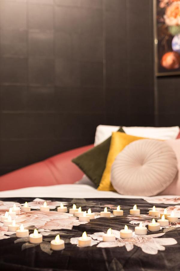 Legend Majestic Superbe Love Room - Jacuzzi - Champagne - Romantisme - Parking Prive Gratuit Mâcon Exterior photo